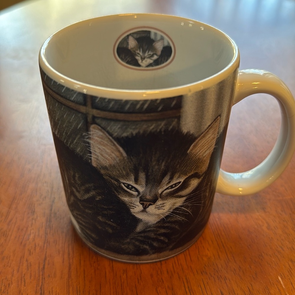 Vintage 1998 LANG AND WISE Cat mug by Lowell Herrero